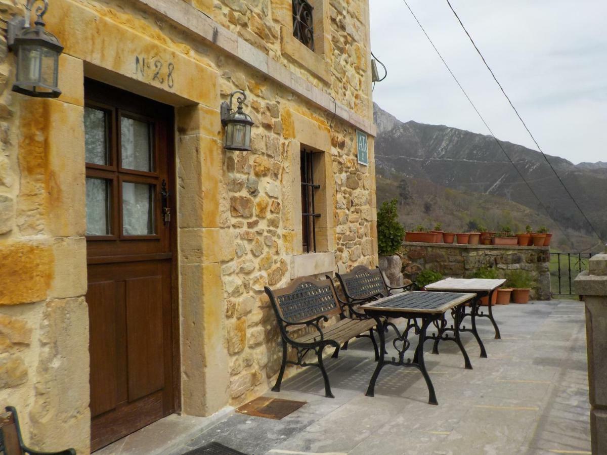 Apartamentos Rurales La Husteriza Ruenes Eksteriør bilde